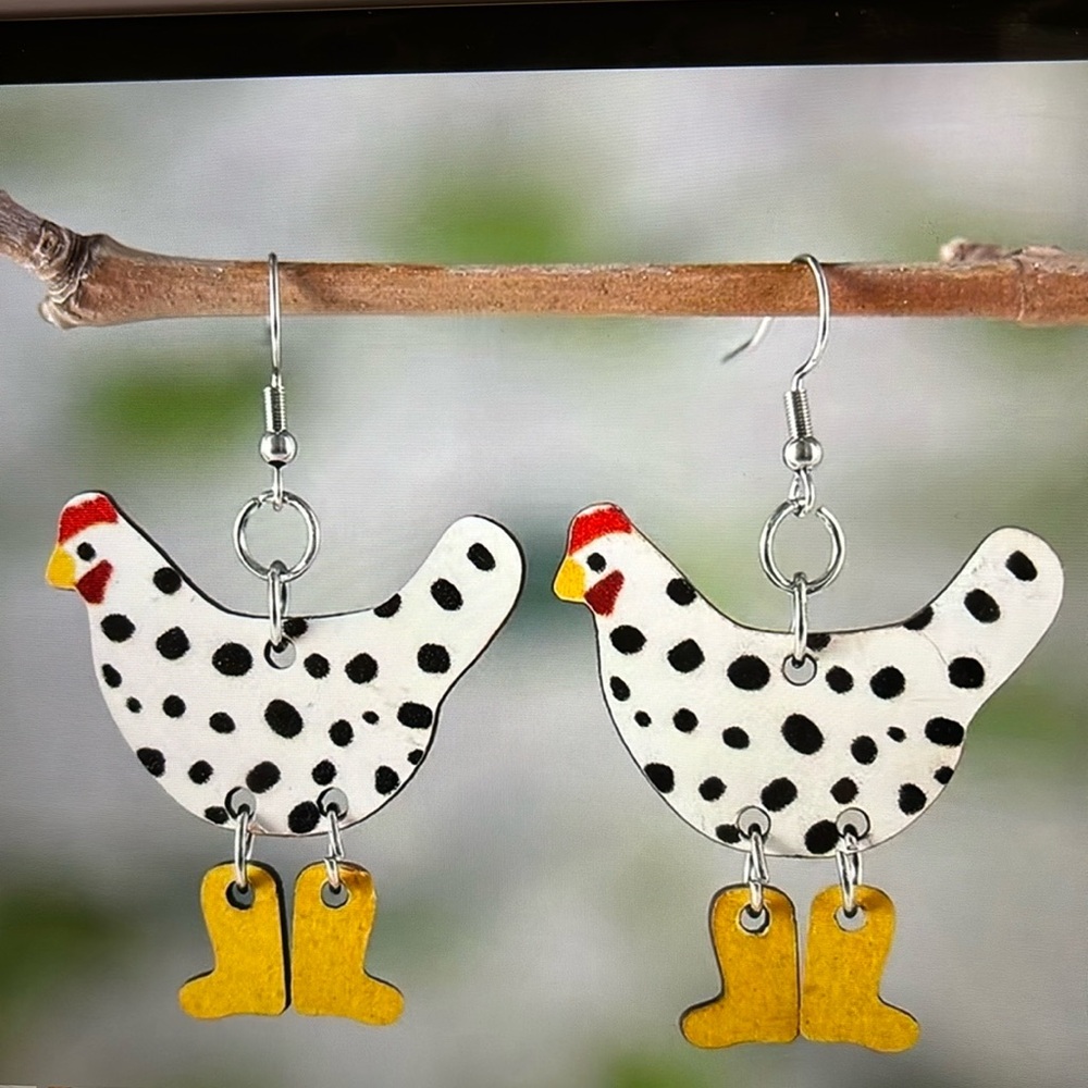 NWT 🏷️ Rubber Boots Chicken earrings 🐓